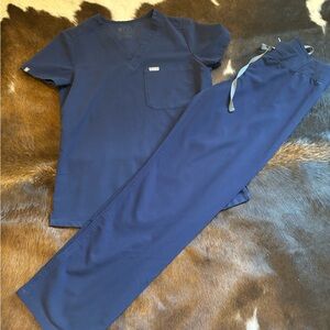 Figs navy scrub set